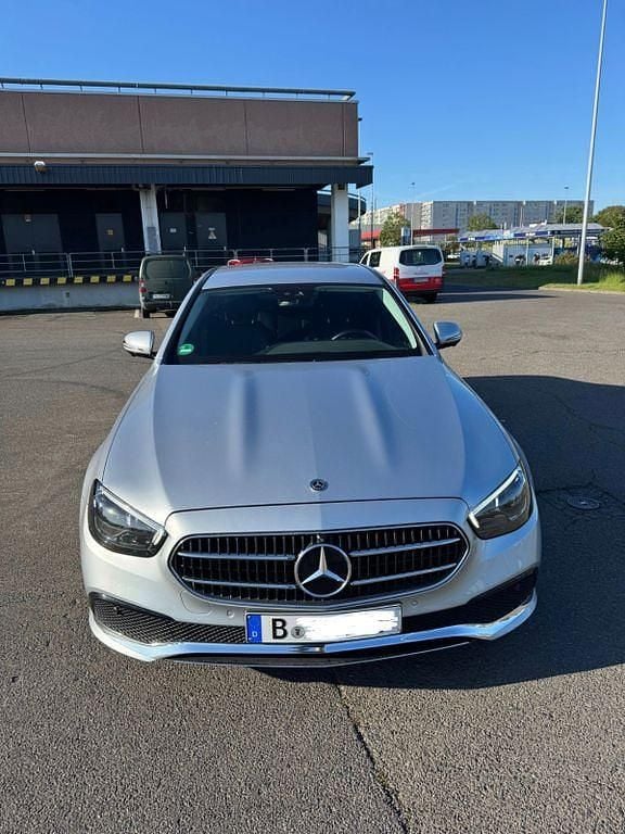 Gebraucht Mercedes E220 194 PS (142 kW) 2020 Grau Limousine