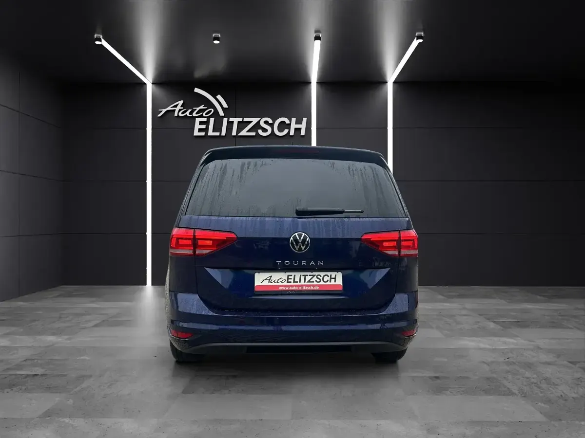 Gebraucht VW Touran Comfortline 150 PS (110 kW) 2021 Atlantik blue metallic Van / Kleinbus