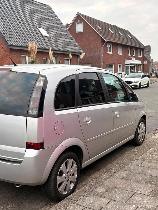 Silber Gebraucht 2006 Opel Meriva Van / Kleinbus | 500 € (Superpreis) - Bild 1/4
