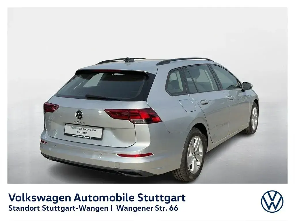 Gebraucht VW Golf VIII Life 150 PS (110 kW) 2023 Reflexsilber metallic Kombi