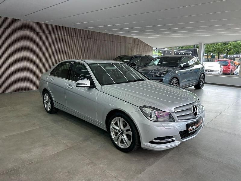 Silber Gebraucht 2013 Mercedes C180 Limousine | 9.950 € (Fairer Preis) - Bild 1/4
