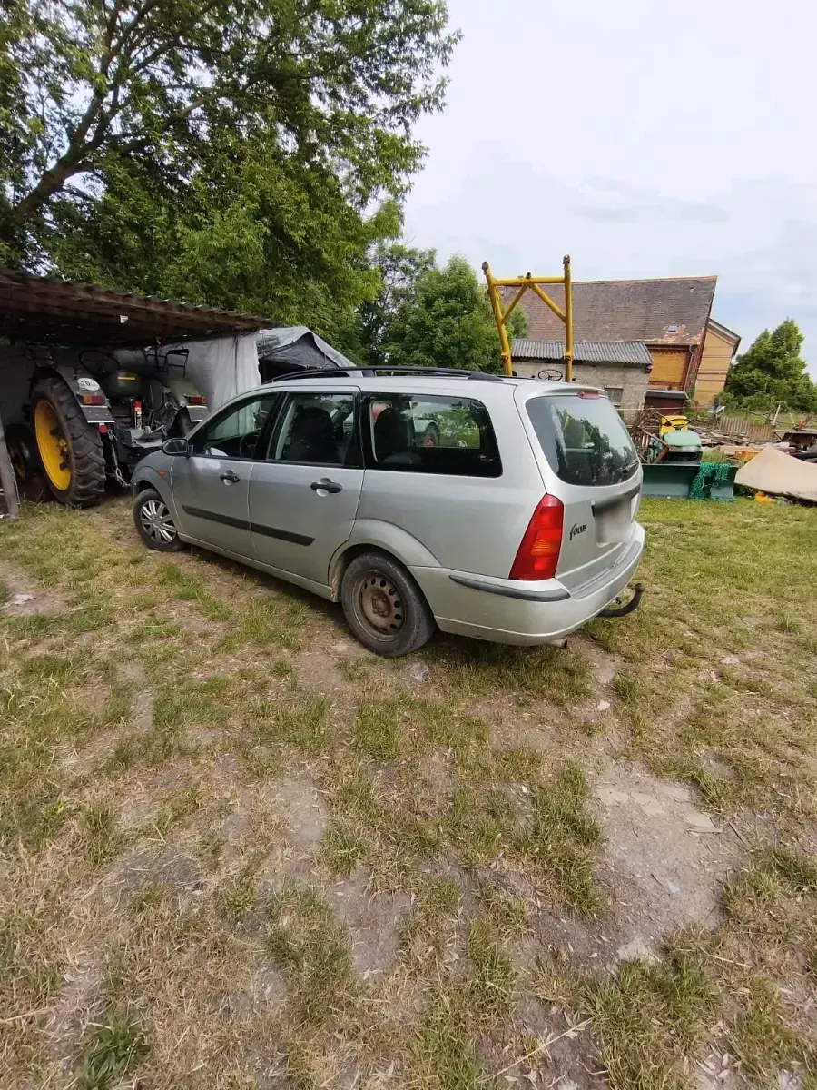 Gebraucht Ford Focus 100 PS (73 kW) 2003 Grau Kombi