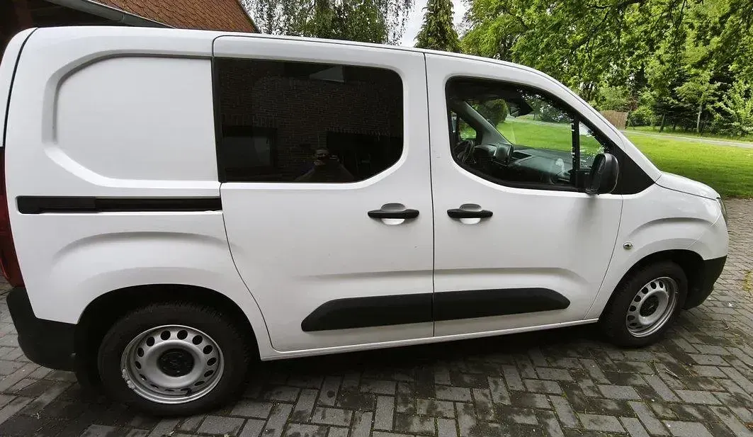 Gebraucht Opel Combo 102 PS (75 kW) 2019 Weiß Van / Kleinbus