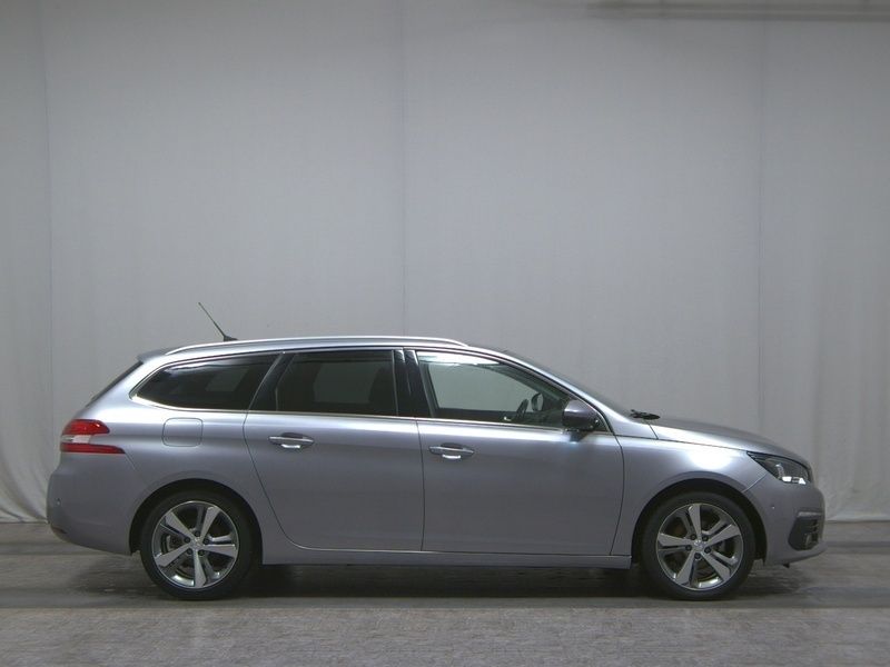 Grau Gebraucht 2019 Peugeot 308 Allure Kombi | 9.380 € (Guter Preis) - Bild 1/4