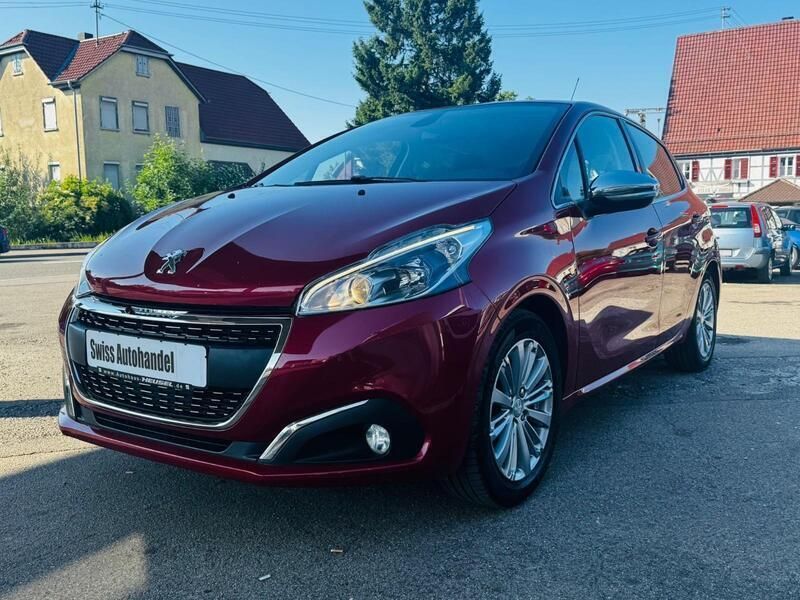 Rot Gebraucht 2017 Peugeot 208 Allure Kleinwagen | 7.750 € (Fairer Preis) - Bild 1/4