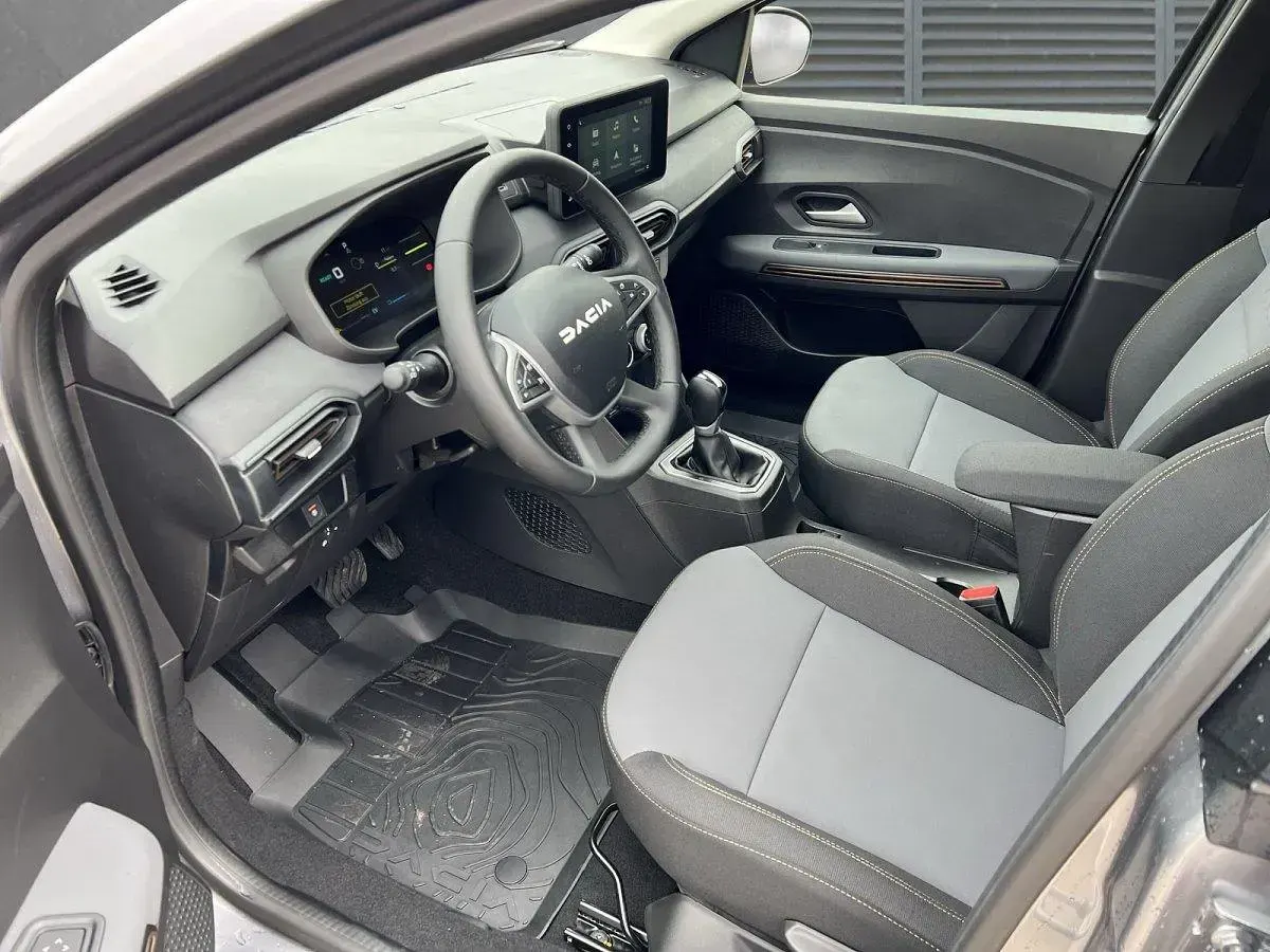 Neu Dacia Jogger Extreme 141 PS (103 kW) 2025 Dolomitgrau Van / Kleinbus