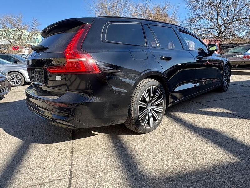 Gebraucht Volvo V60 Plus 253 PS (186 kW) 2022 Schwarz Kombi