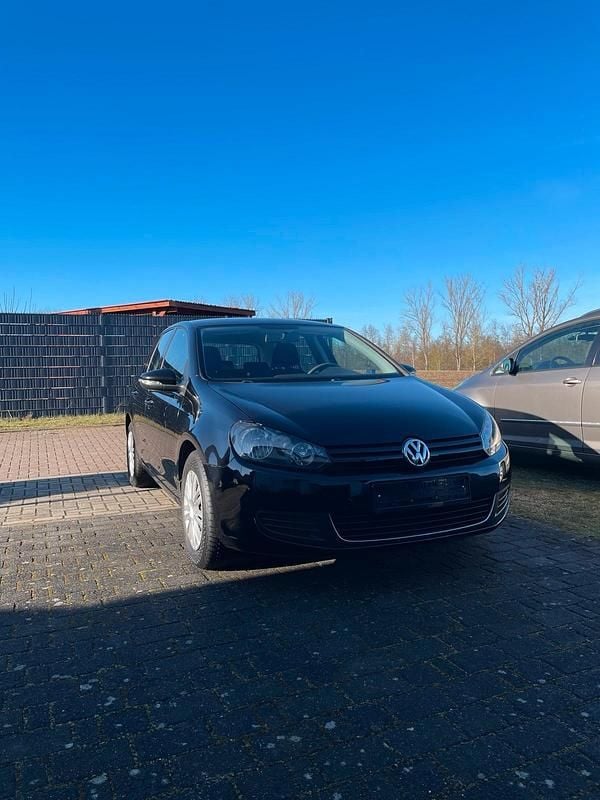 Gebraucht VW Golf VI 80 PS (58 kW) 2011 Schwarz Kleinwagen