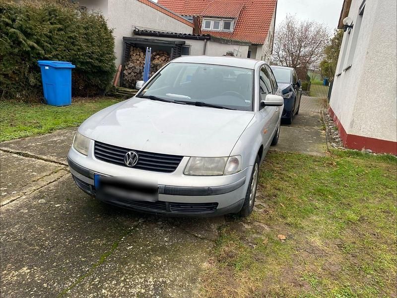 Gebraucht VW Passat Basis 125 PS (91 kW) 1997 Silber Limousine