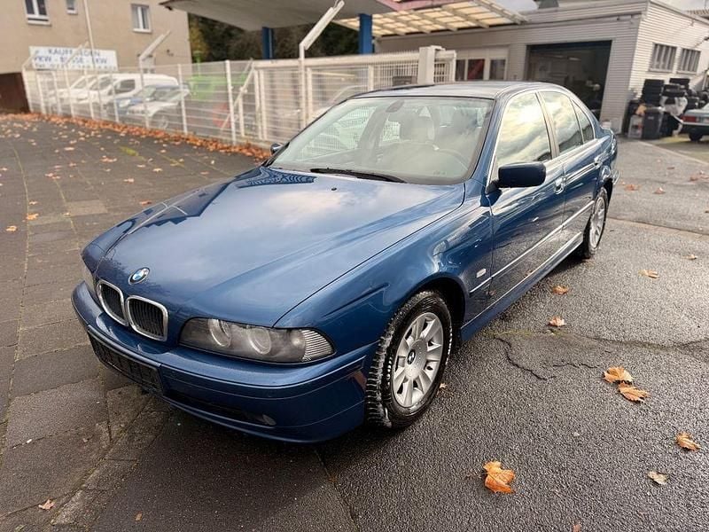 Blau Gebraucht 2001 BMW 520 Exclusive Limousine | 4.990 € (Guter Preis) - Bild 1/4