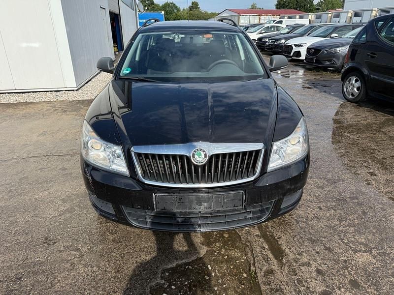 Gebraucht Skoda Octavia 105 PS (77 kW) 2010 Schwarz Kombi