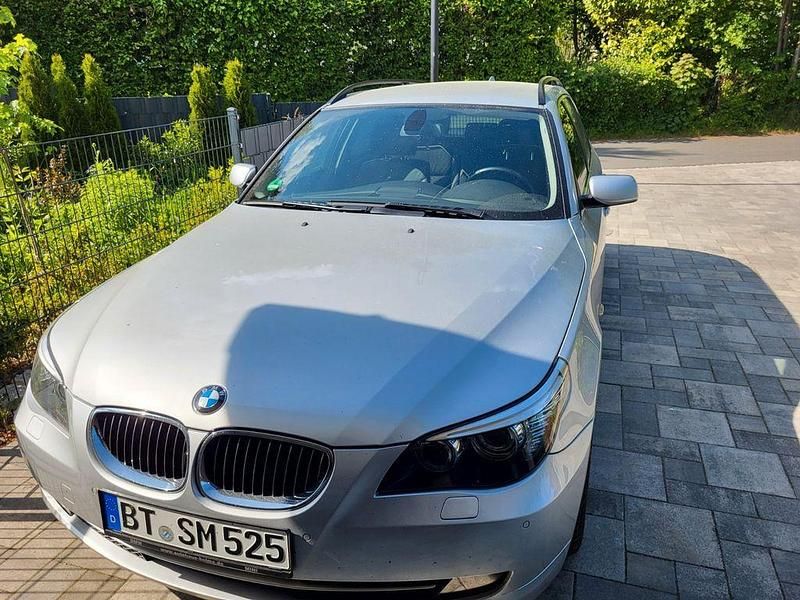 Gebraucht BMW 523 190 PS (139 kW) 2009 Silber Kombi