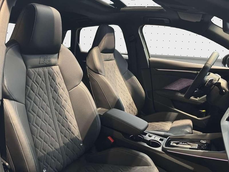 Neu Audi A3 S-Line 204 PS (150 kW) 2026 Distriktgrün metallic Limousine