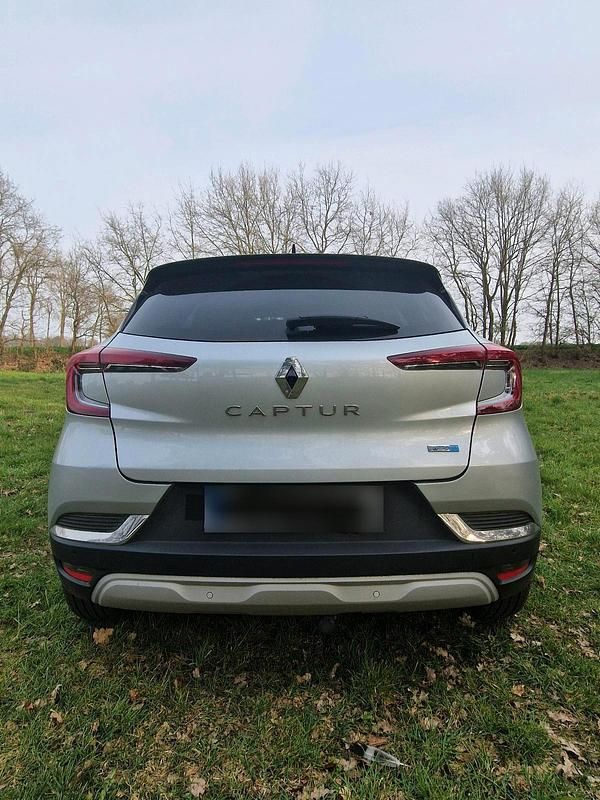 Gebraucht Renault Captur Initiale Paris 158 PS (116 kW) 2021 Silber SUV