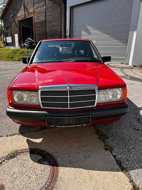 Rot Gebraucht 1992 Mercedes 190 Limousine | 8.000 € - Bild 1/4