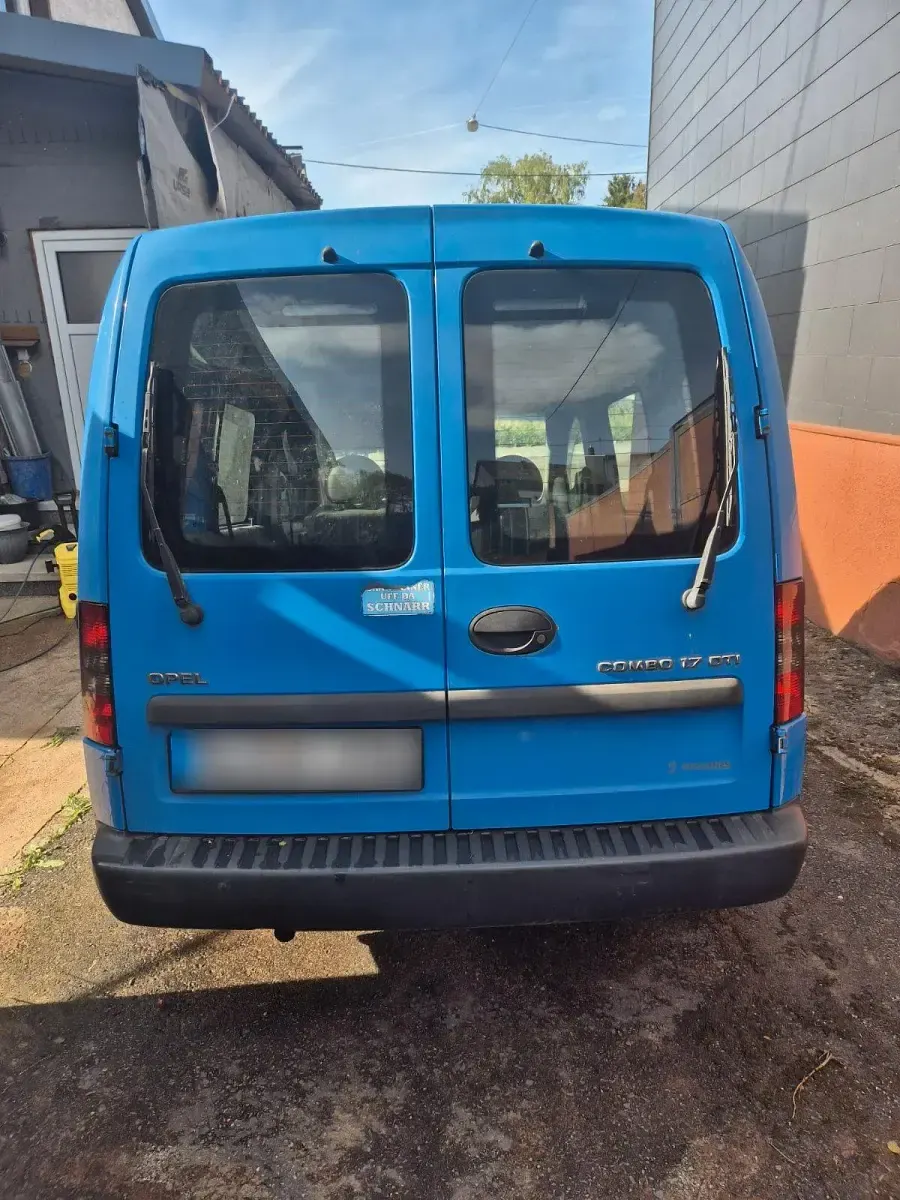 Second-hand Opel Combo 75 CP (55 kW) 2003 Albastru Monovolum