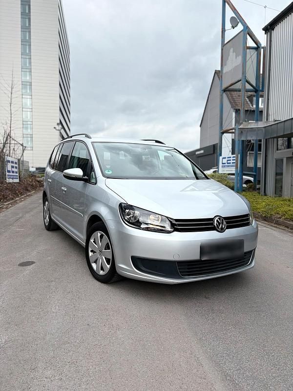 Gebraucht VW Touran 140 PS (102 kW) 2014 Silber Van / Kleinbus
