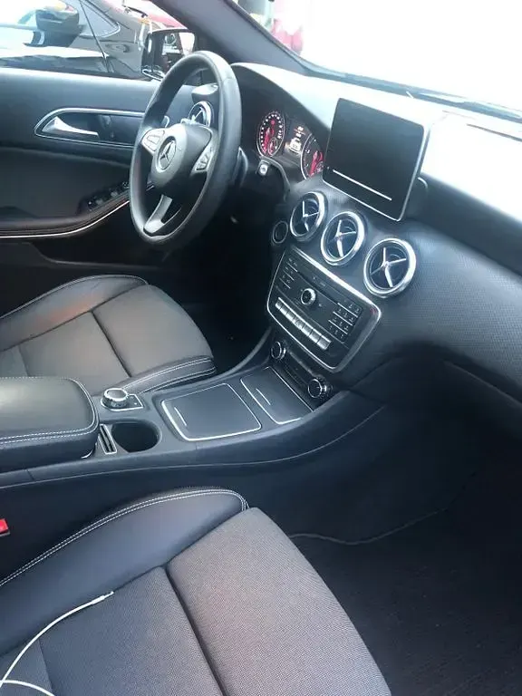 Gebraucht Mercedes A200 136 PS (100 kW) 2015 Schwarz Limousine