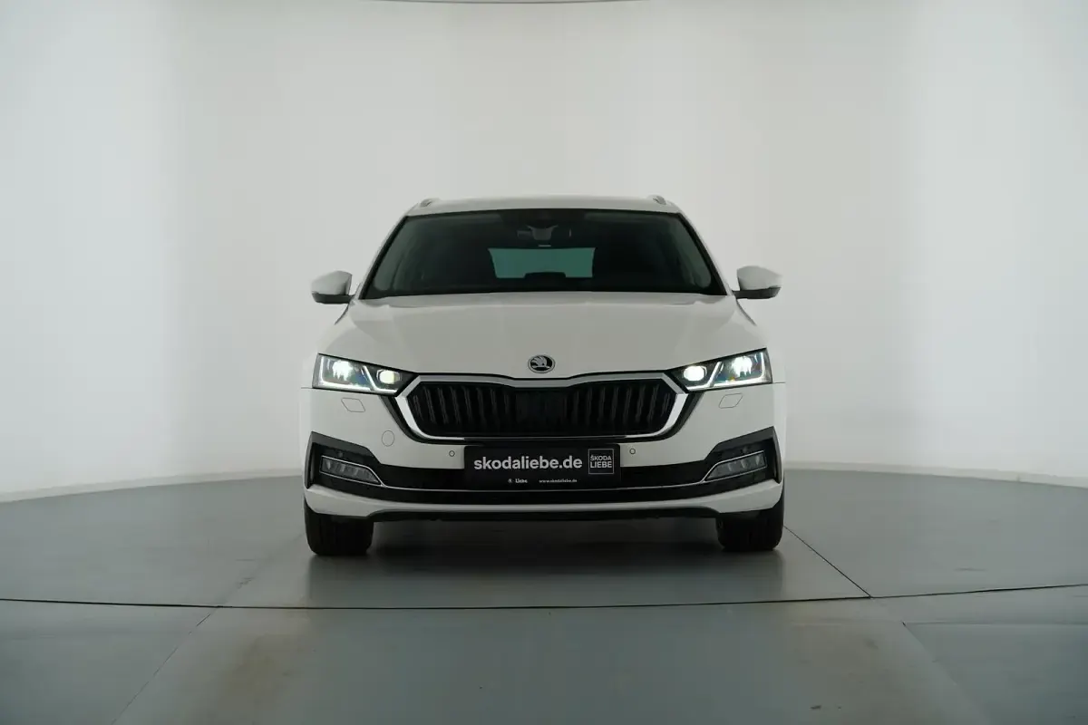 Brugt Skoda Octavia Style 150 HK (110 kW) 2022 Hvid Stationcar