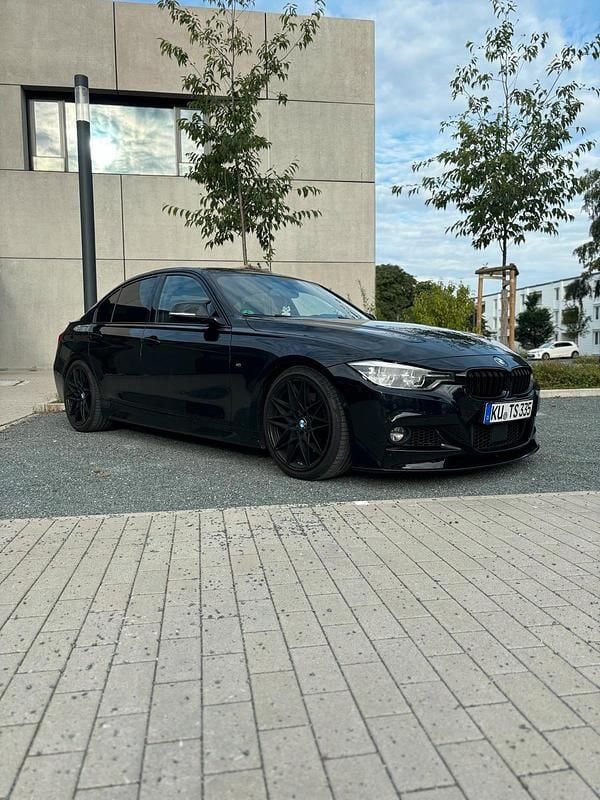 Schwarz Gebraucht 2017 BMW 335 M Sport Limousine | 24.899 € (Etwas zu teuer) - Bild 1/4