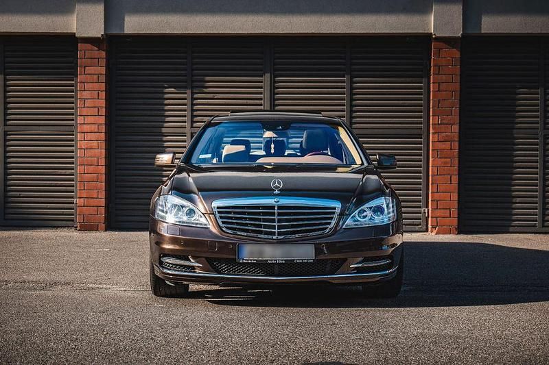 Gebraucht Mercedes S500 435 PS (319 kW) 2012 Braun Limousine
