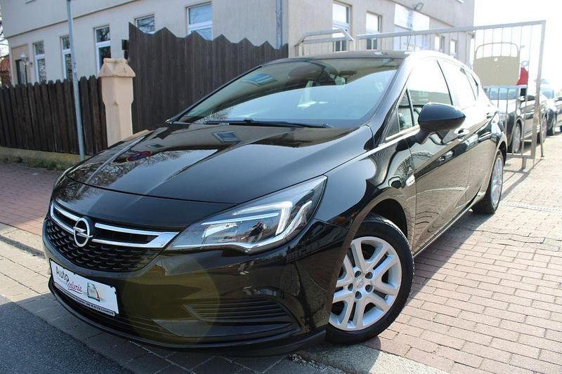 Gebraucht Opel Astra 105 PS (77 kW) 2017 Schwarz Limousine