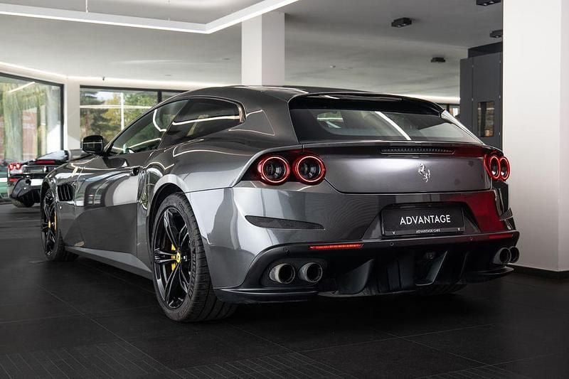 Second-hand Ferrari GTC4Lusso 689 CP (506 kW) 2018 Gri Break