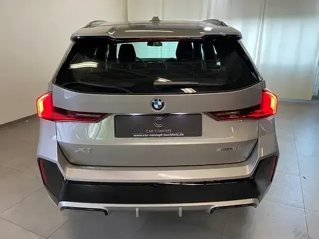 Neu BMW X1 M Sport 136 PS (100 kW) 2025 Spacesilber SUV