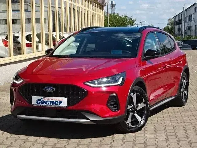 Używany Ford Focus Active X 155 KM (114 kW) 2024 Czerwony Sedan/Limuzyna