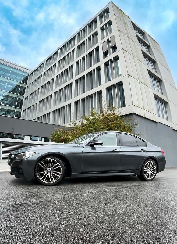 Gebraucht BMW 330 M Sport 258 PS (189 kW) 2013 Grau Limousine