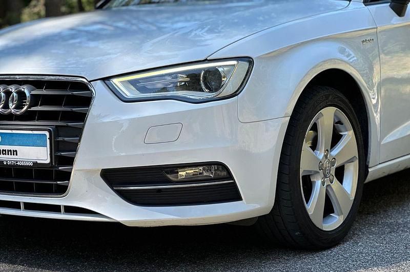 Gebraucht Audi A3 Ambition 110 PS (80 kW) 2014 Gletscherweiß metallic (metallic) Limousine
