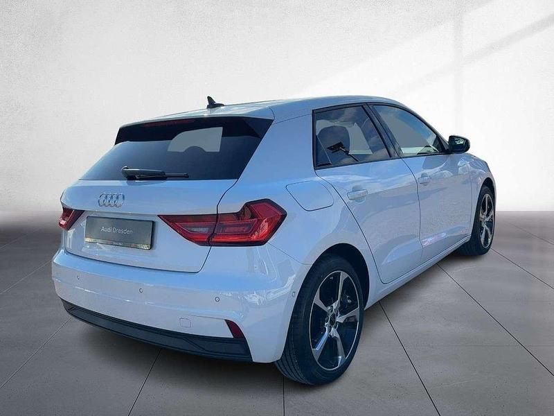 Neu Audi A1 95 PS (69 kW) 2026 Gletscherweiß metallic Limousine