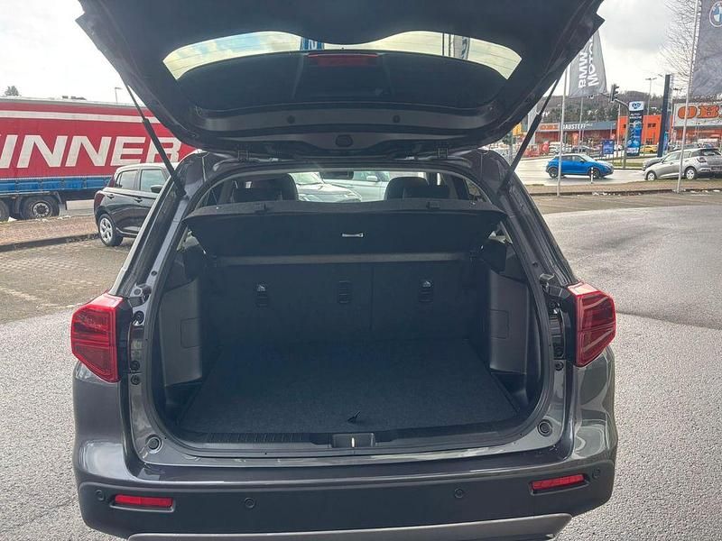 Gebraucht Suzuki Vitara Comfort+ 129 PS (94 kW) 2024 Grau SUV