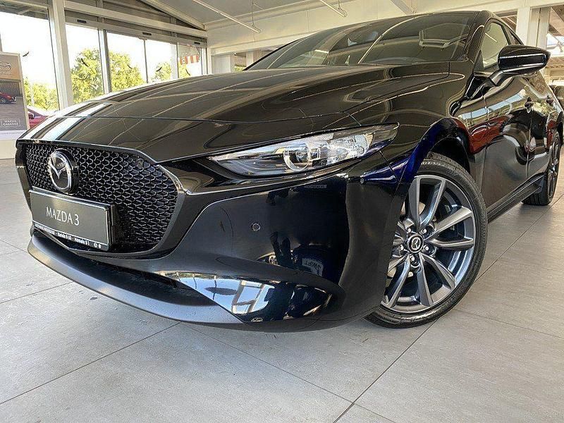 Neu Mazda 3 140 PS (102 kW) 2025 Jet black Limousine