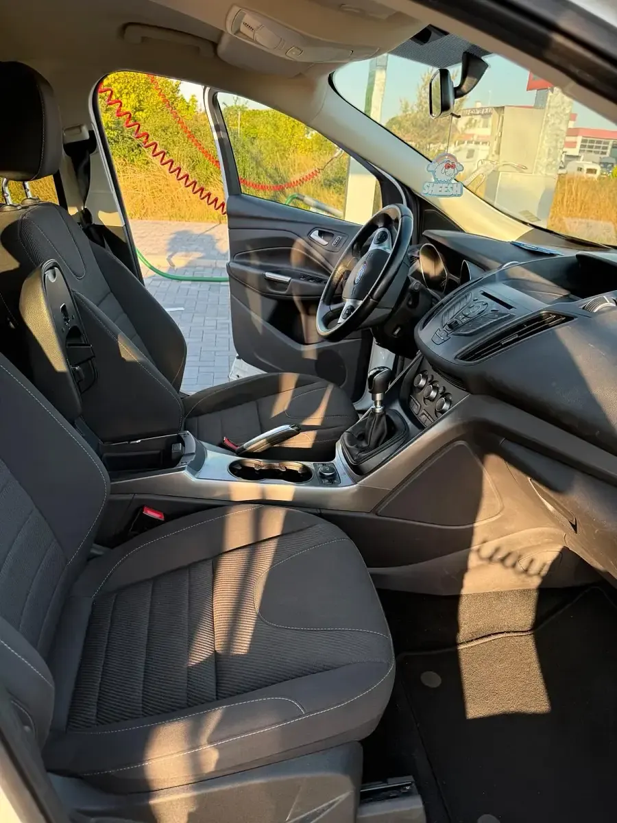 Gebraucht Ford Kuga 120 PS (88 kW) 2016 Weiß SUV