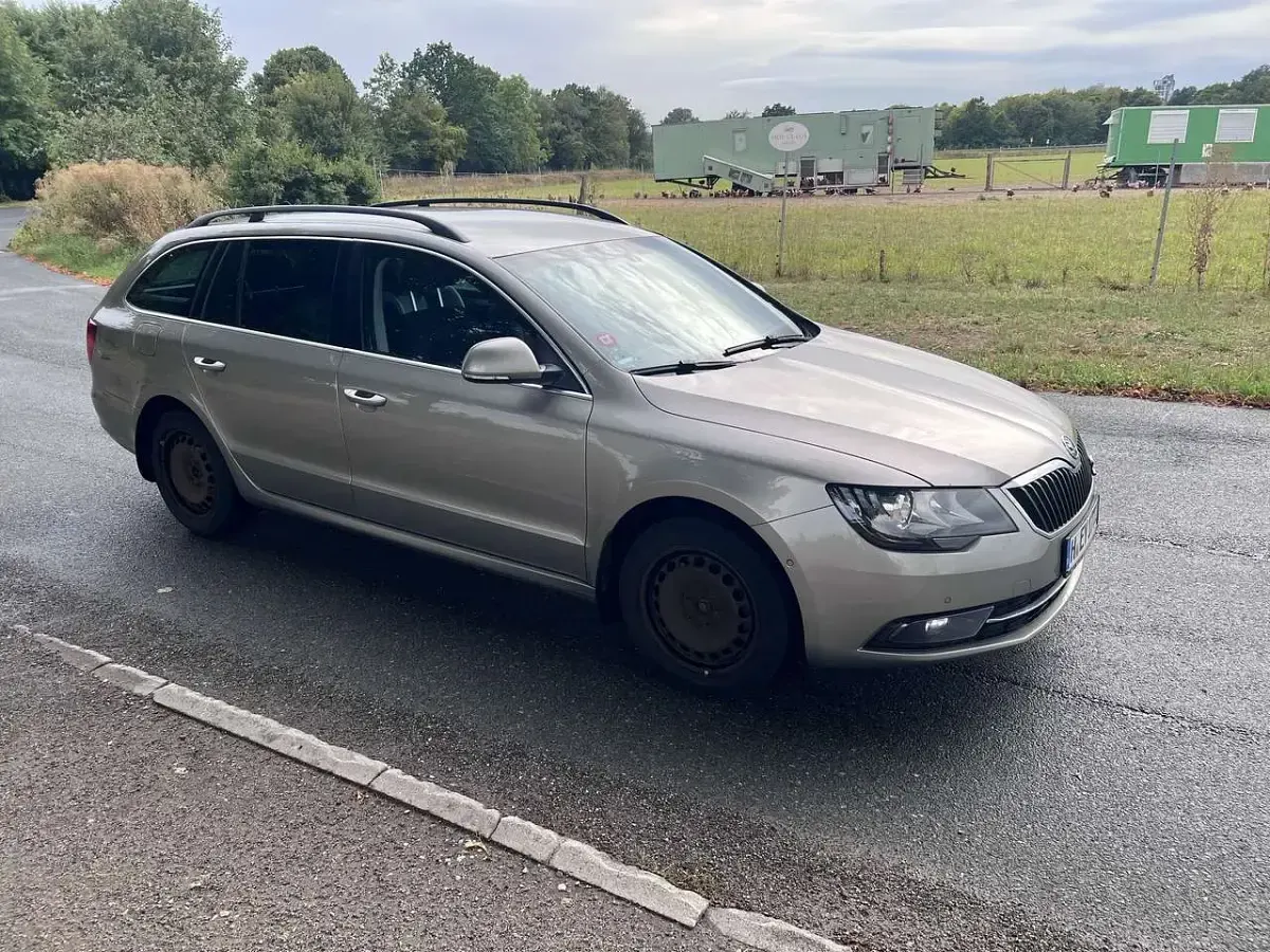 Gebraucht Skoda Superb Exclusive 140 PS (102 kW) 2014 Kombi