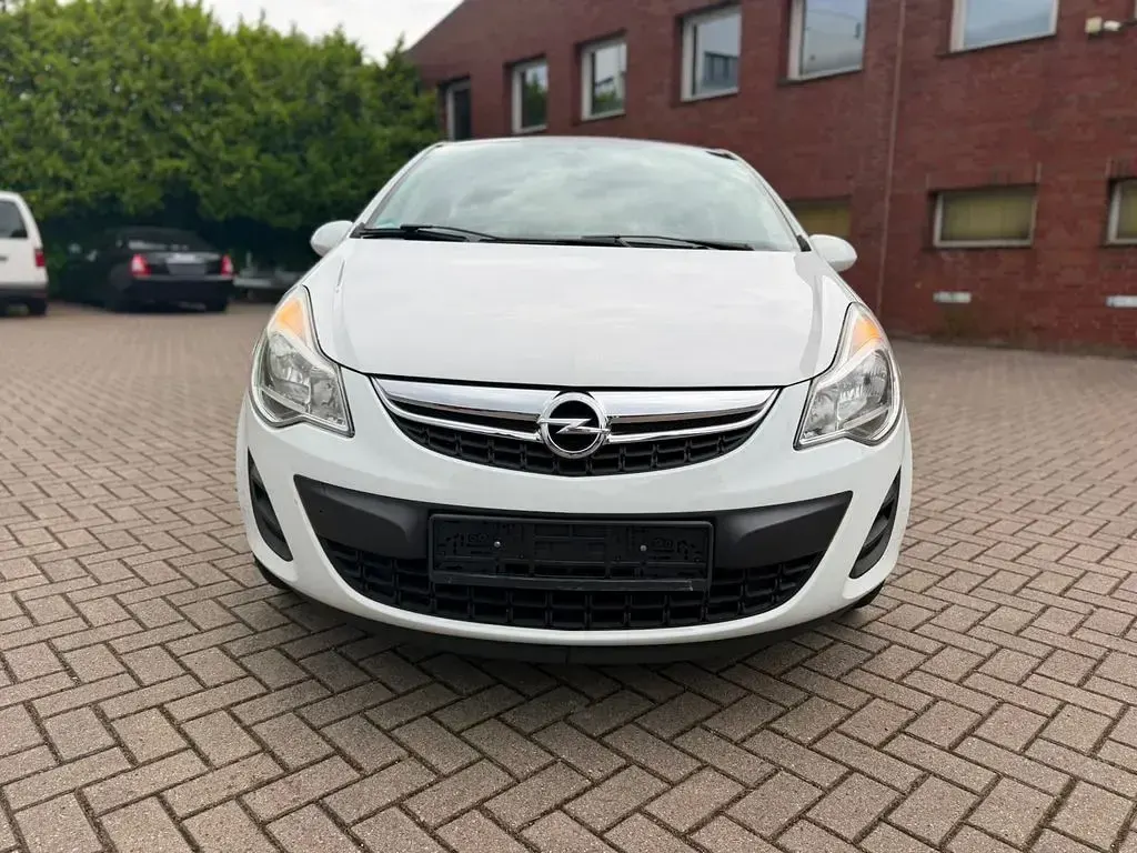 Gebraucht Opel Corsa Active 69 PS (50 kW) 2013 Weiß Kleinwagen