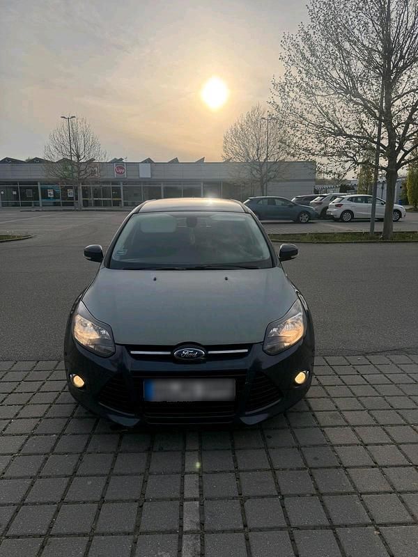 Usata Ford Focus Titanium 116 CV (85 kW) 2014 Grigio Station wagon