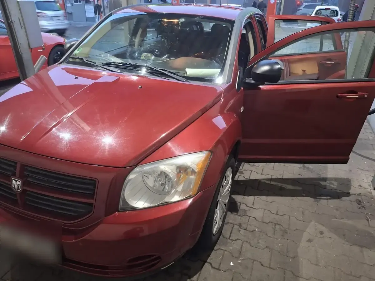 Gebraucht Dodge Caliber 150 PS (110 kW) 2010 Rot Kleinwagen