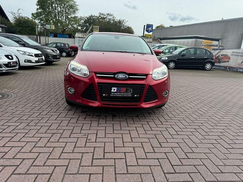 Gebraucht Ford Focus Titanium 182 PS (133 kW) 2013 Candyrot metallic Limousine