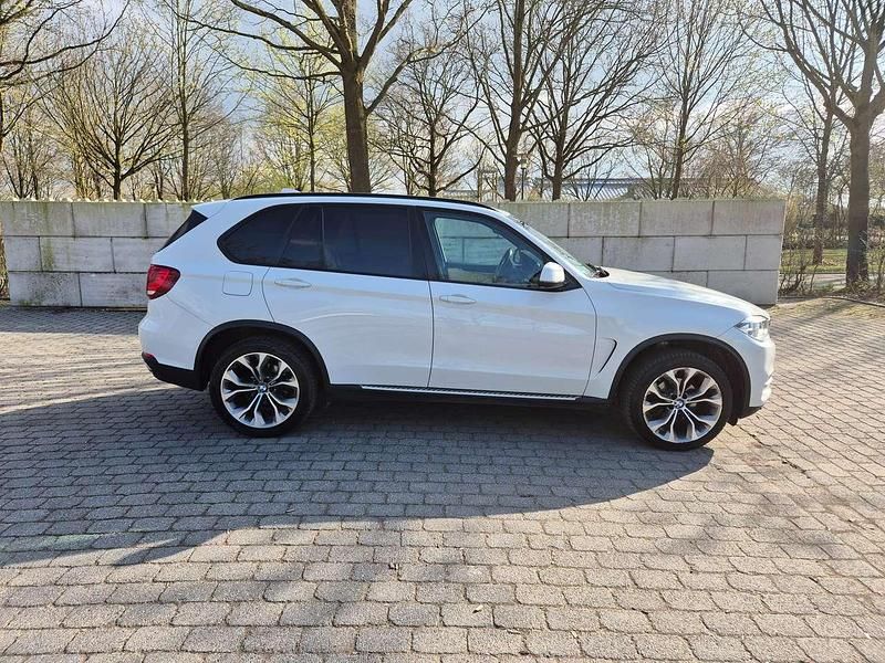 Second-hand BMW X5 Shadowline 258 CP (189 kW) 2017 Alb SUV