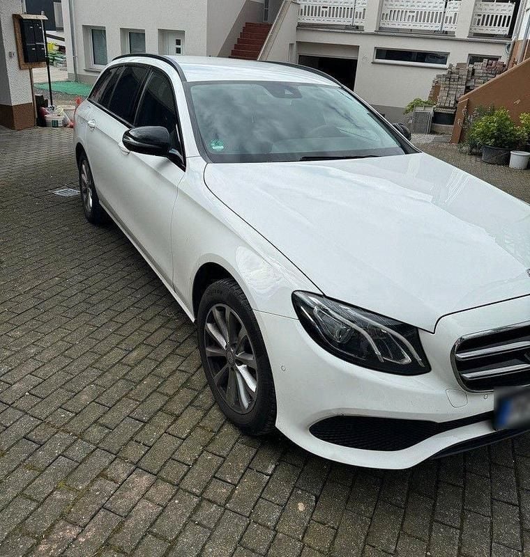 Gebraucht Mercedes E200 Avantgarde 184 PS (135 kW) 2016 Weiß Kombi