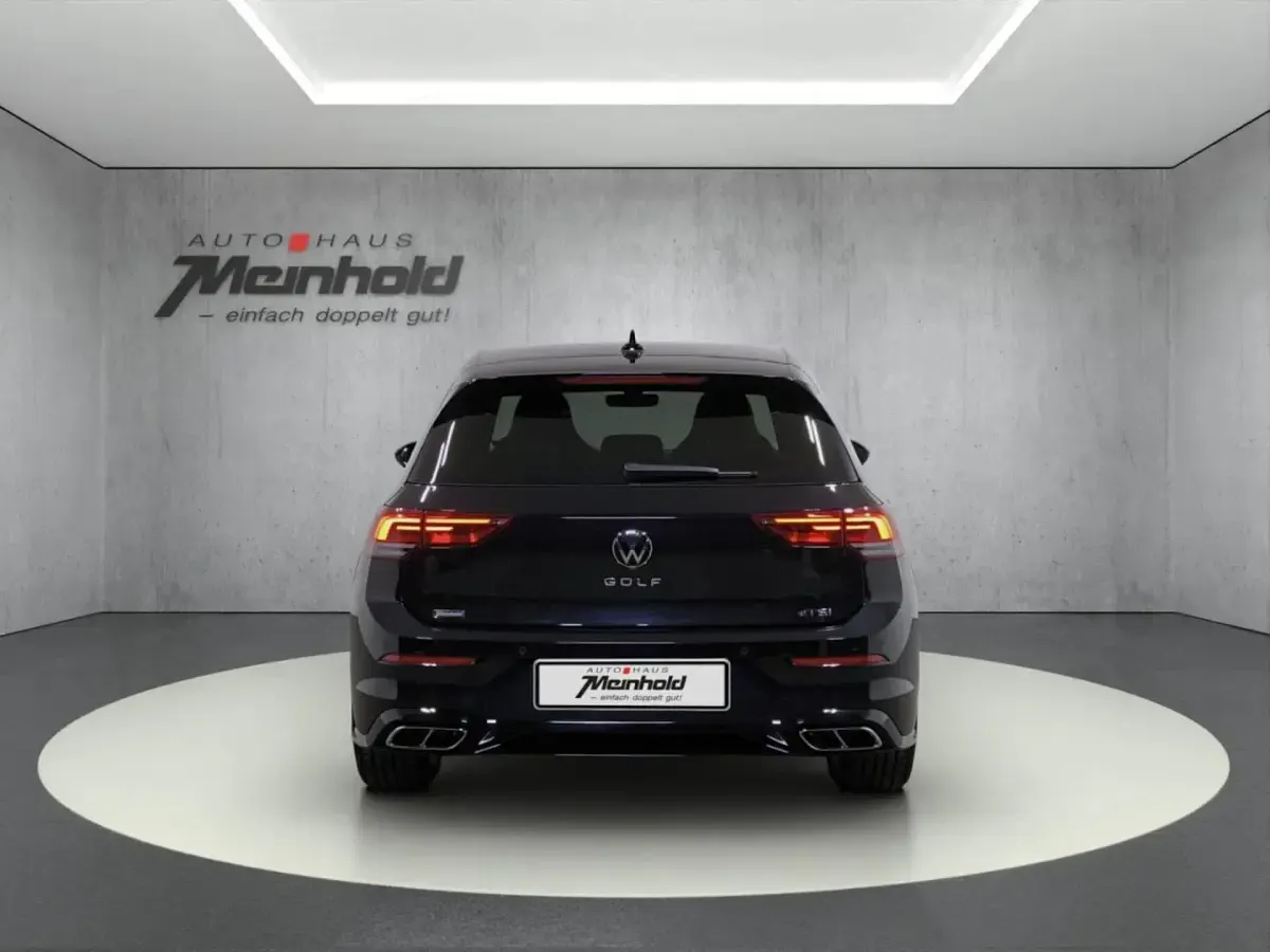 Gebraucht VW Golf VIII R-line 131 PS (96 kW) 2024 Schwarz Limousine