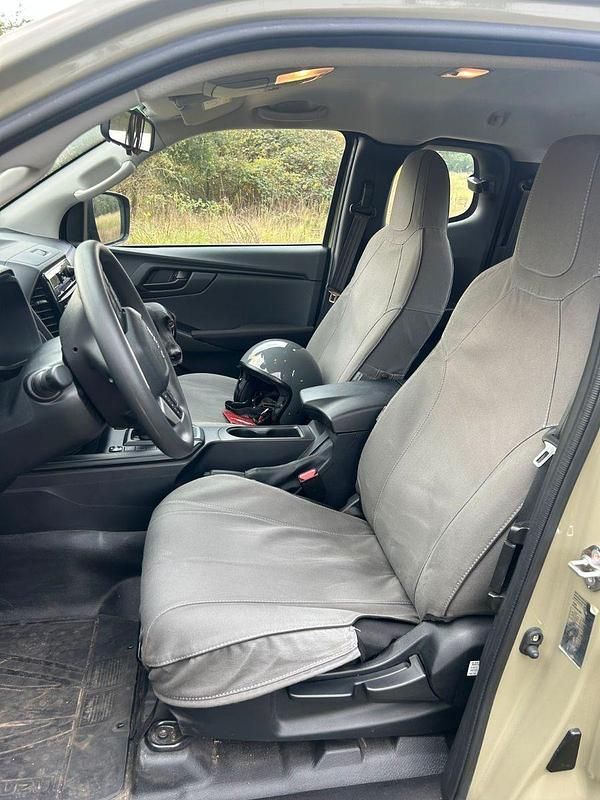 Gebraucht Isuzu D-Max 163 PS (119 kW) 2024 Grün SUV