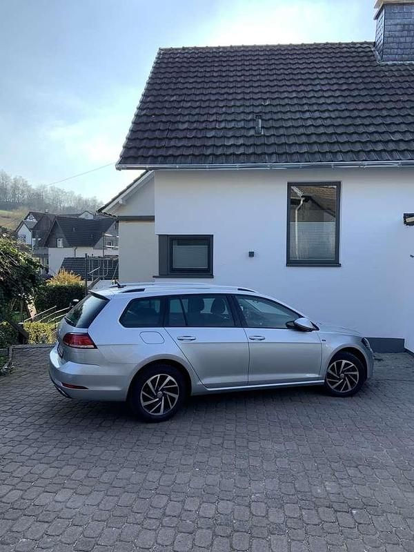 Grau Gebraucht 2018 VW Golf VII Join Kombi | 13.750 € (Fairer Preis) - Bild 1/4