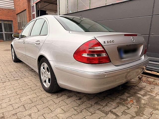 Gebraucht Mercedes E200 Elegance 163 PS (119 kW) 2004 Silber Limousine