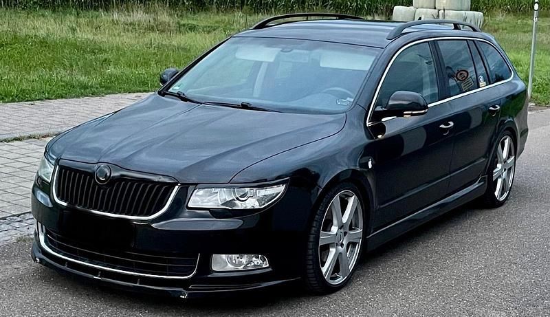Schwarz Gebraucht 2013 Skoda Superb Kombi | 7.500 € (Guter Preis) - Bild 1/4