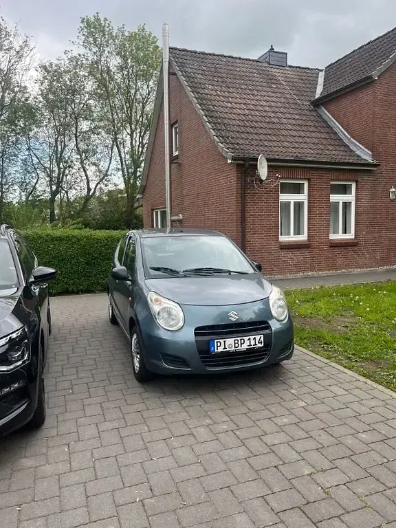 Gebraucht Suzuki Alto Basic 68 PS (50 kW) 2012 Grau Kleinwagen