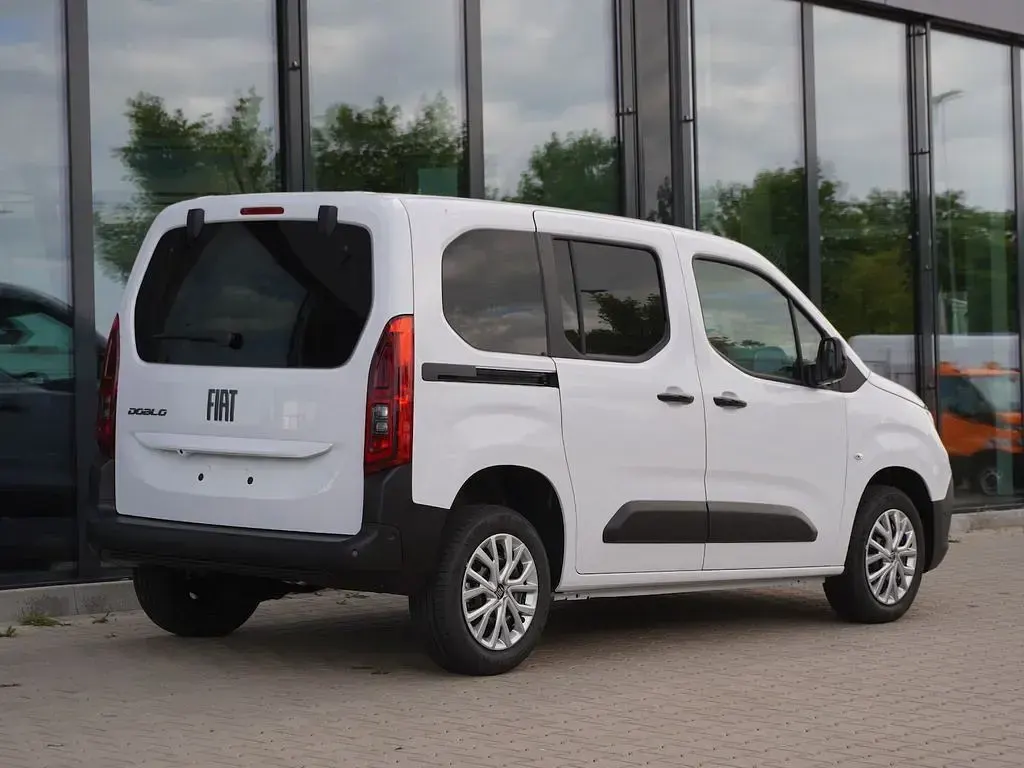 Neu Fiat Doblò 131 PS (96 kW) 2026 Weiß Van / Kleinbus