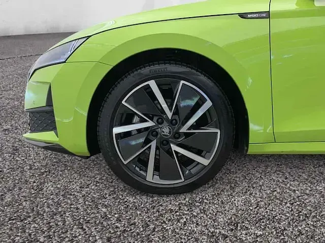 Gebraucht Skoda Octavia SportLine 204 PS (150 kW) 2025 Mambagrün Kombi
